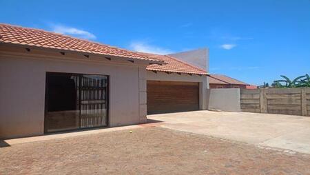 3 Bedroom House in Crystal Park