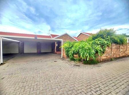 2 Bedroom Townhouse in Eldoraigne
