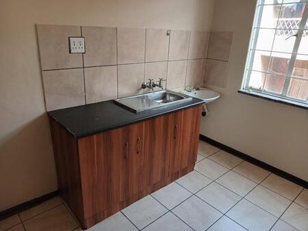 Bachelor apartment in New Redruth