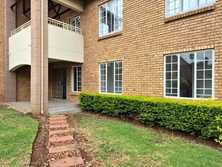 3 Bedroom Apartment in Die Hoewes