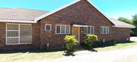 3 Bedroom Townhouse in Eureka