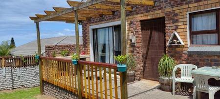 3 Bedroom House in Sunrise on Sea