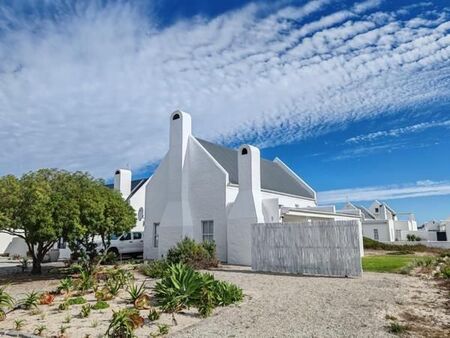 3 Bedroom House in Dwarskersbos