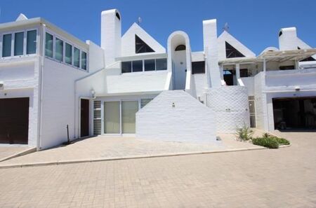 2 Bedroom Apartment in Dwarskersbos