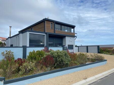 2 Bedroom Apartment in Pringle Bay
