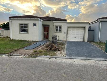 3 Bedroom House in Turtle Creek Golf Estate