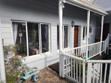 2 Bedroom House in Piesang Valley