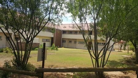 2 Bedroom Flat in Oudtshoorn Central