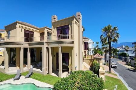 5 Bedroom House in West Beach