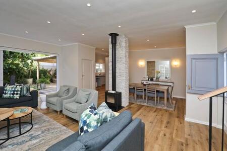 1 Bedroom Flat in Constantia