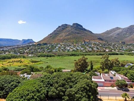 3 Bedroom House in Hout Bay and surrounds