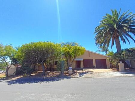 3 Bedroom House in Protea Valley