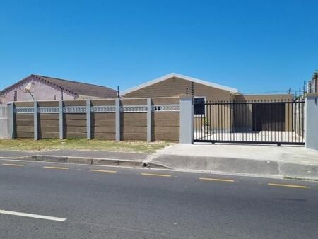 1 Bedroom Apartment in Grassy Park