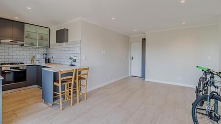 2 Bedroom Apartment in Burgundy Estate