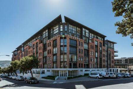 1 Bedroom Apartment in Gardens