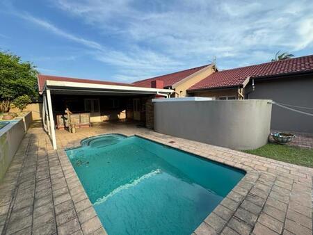 4 Bedroom House in Meer En See