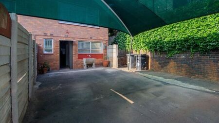 2 Bedroom duplex townhouse - sectional to rent in Windsor East, Randburg