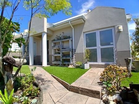 3 Bedroom Apartment in Beacon Bay