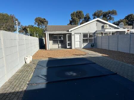 2 Bedroom House in Plattekloof Glen