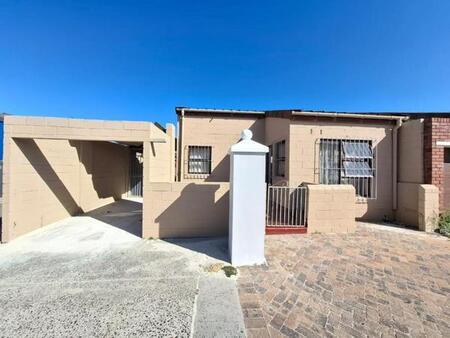 4 Bedroom House in Rocklands
