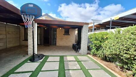 2 Bedroom Townhouse in Oakglen