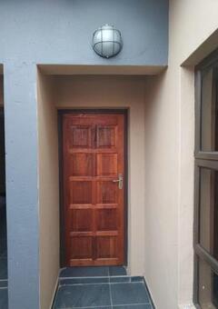 1 Bedroom Apartment in Louis Trichardt