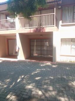 1 Bedroom Apartment in Pioneer Park