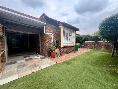 3 Bedroom Townhouse in Weltevreden Park
