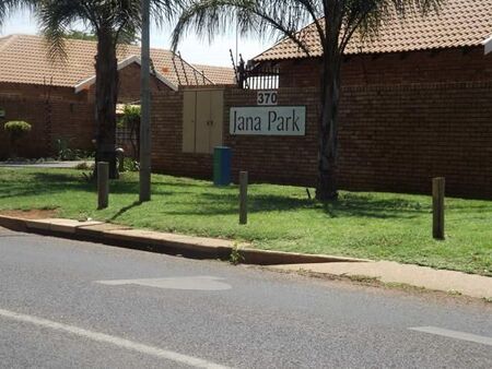 3 Bedroom Townhouse in Sinoville