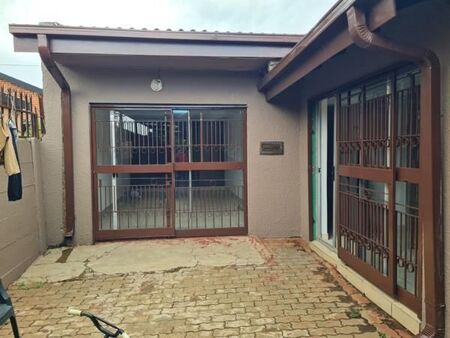 2 Bedroom Apartment in Lenasia