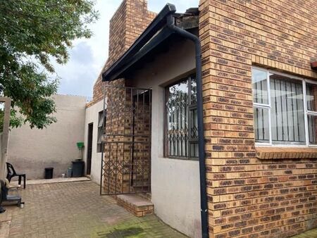 2 Bedroom House in Protea North