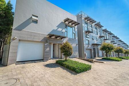 3 Bedroom Duplex in Bryanston