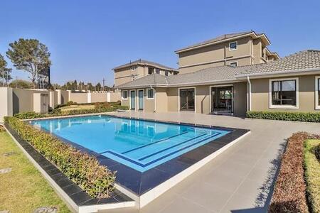 3 Bedroom Apartment in Fourways