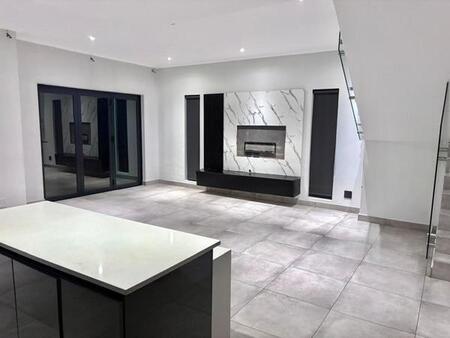 3 Bedroom Cluster in Bryanston East