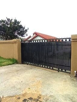 3 Bedroom House in Naturena