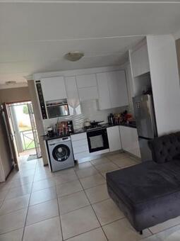 2 Bedroom Townhouse in Moffat View