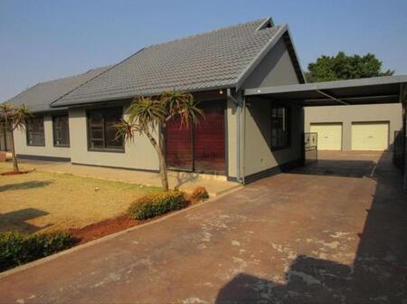 3 Bedroom House in Van Riebeeck Park