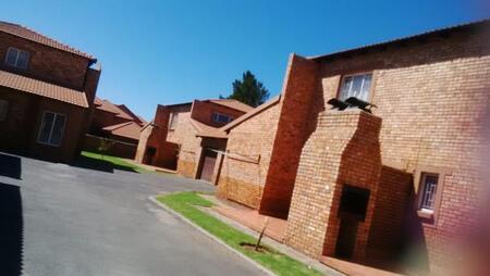 3 Bedroom Townhouse in Edleen
