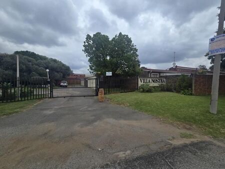 3 Bedroom Simplex in Bonaero Park