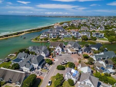 6 Bedroom House in St Francis Bay Canals