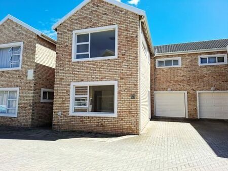 4 Bedroom Duplex in Bluewater Bay