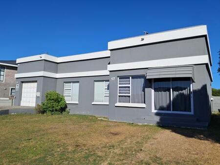 3 Bedroom House in Kleinbaai