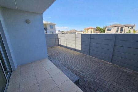 2 Bedroom Apartment in Parklands