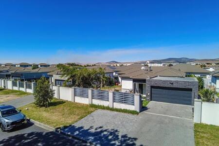 4 Bedroom House in Parklands