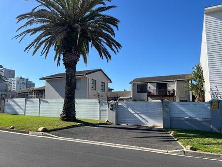 5 Bedroom House in Waves Edge