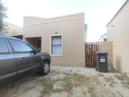2 Bedroom House in Bardale Village