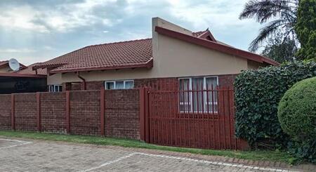 4 Bedroom Simplex in Radiokop