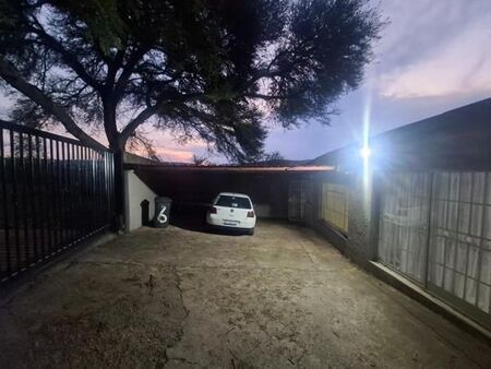 1 Bedroom House in Roodekrans