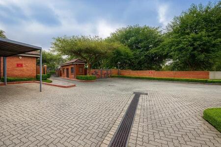 1 Bedroom Apartment in Wilgeheuwel