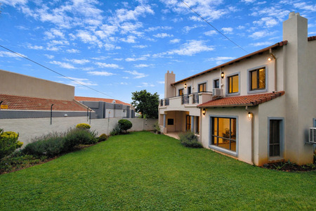 4 Bedroom Cluster in Waterkloof Ridge